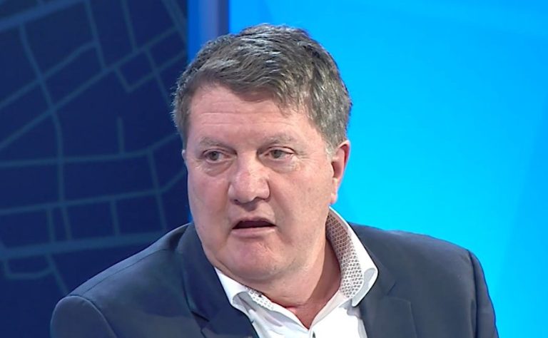 Shpërthen Zeka:Edhe lopët mi vetë e dijnë që as Enver Hoxha s’i ka prishë raportet me ndërkombëtarët