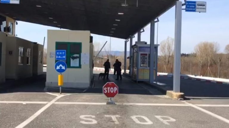 Sot, nga ora 18:00 serbët nisin bllokimin e pikave kufitare me Kosovën