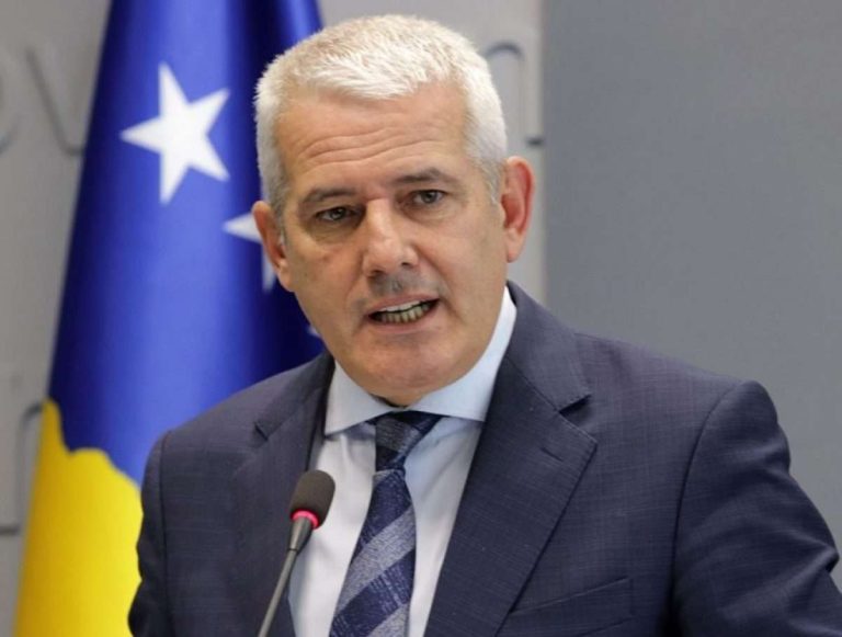 Sveçla: Ekstremistë serbë të maskuar kthejnë me forcë një familje që po shkonte në Gjermani