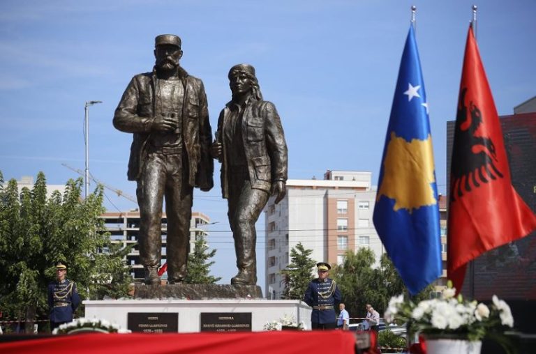 Osmani kujton Fehmi e Xhevë Lladrovcin: Dy gjigandët e historisë tonë