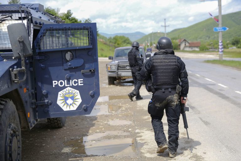 Ambasada e ShBA-së mohon t’i ketë anuluar trajnimet për Policinë e Kosovës