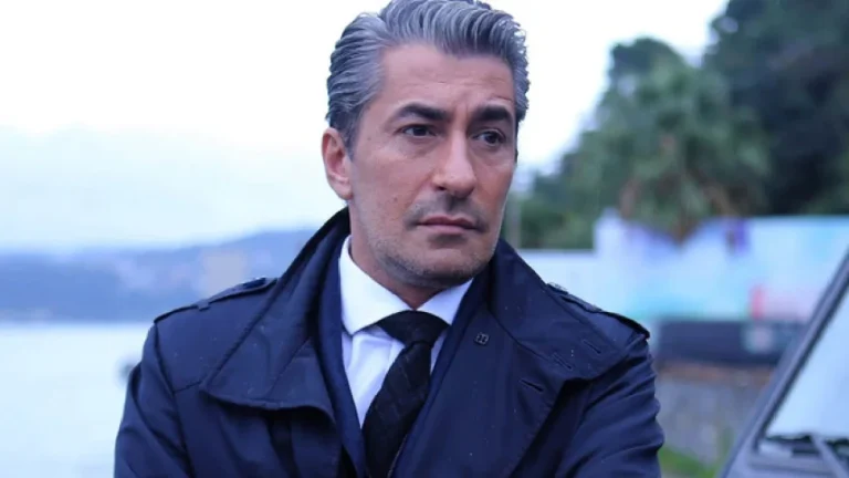 Aktori i njohur turk zgjedh Shqipërinë për pushime, fotografohet në Vlorë me bashkëshorten