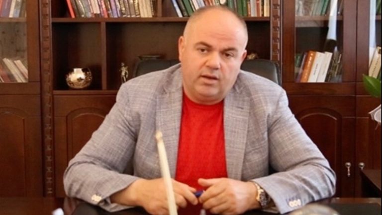 Safet Gjici e lë qelinë, shtrihet në spital