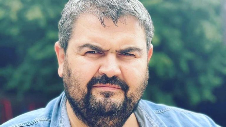 ‘Orhani’ shkrin me videon, shikoni se si i këndon ‘Hanifes’ në ‘mes’ të Italisë