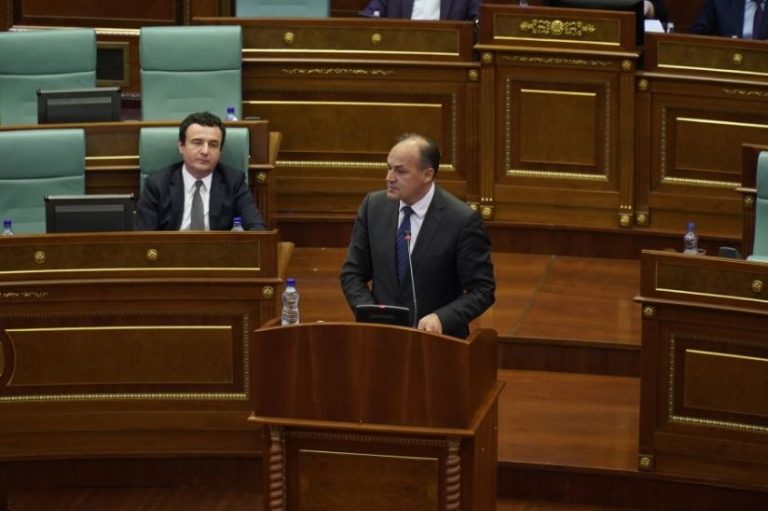 Hoxhaj e quan Kurtin demagog dhe gënjeshtar