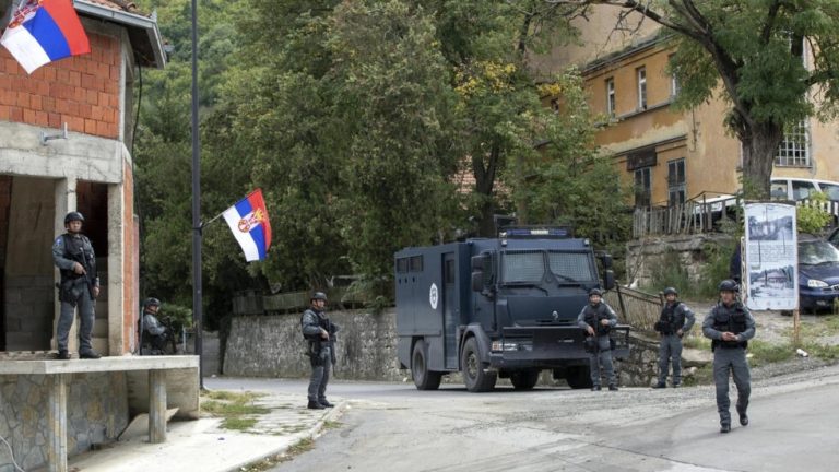 Sulmohet me molotov shtëpia e një shqiptari në veri