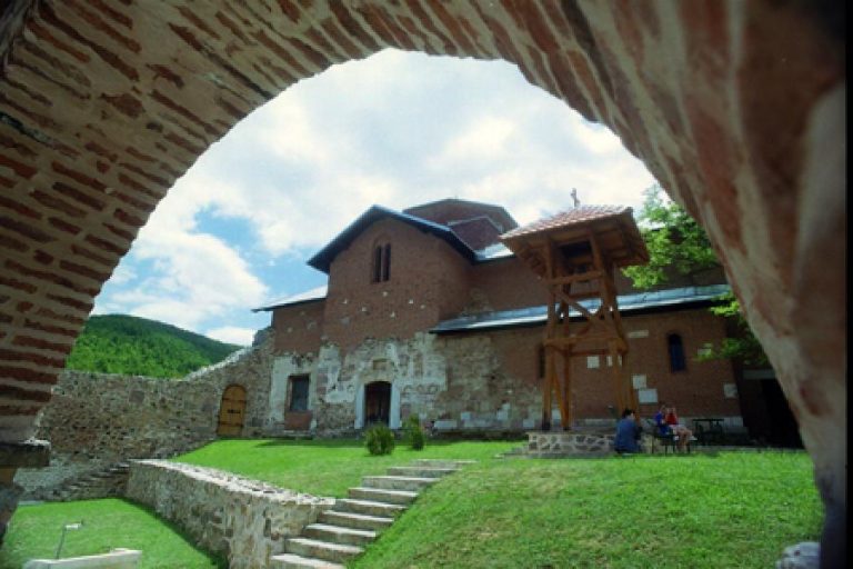 Mbyllet manastiri i Banjskës, mësohet arsyeja e vendimit