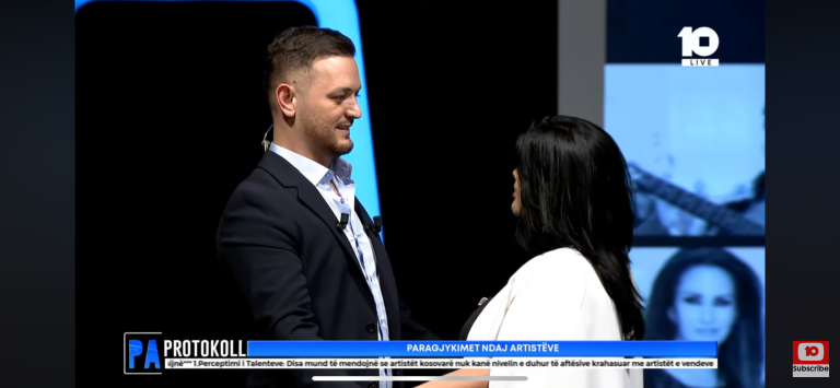 Ndodh e papritura në emision, aktorja kosovare e puth moderatorin