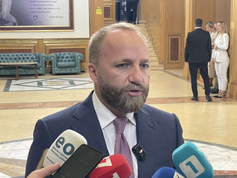 Tahiri për sanksionimet e SHBA-së ndaj PK-së: Dëmi më i madh që mund t’i bëhet policisë