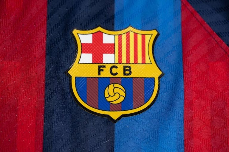 Pensionohet legjenda, ish’futbollisti i Barcelonës