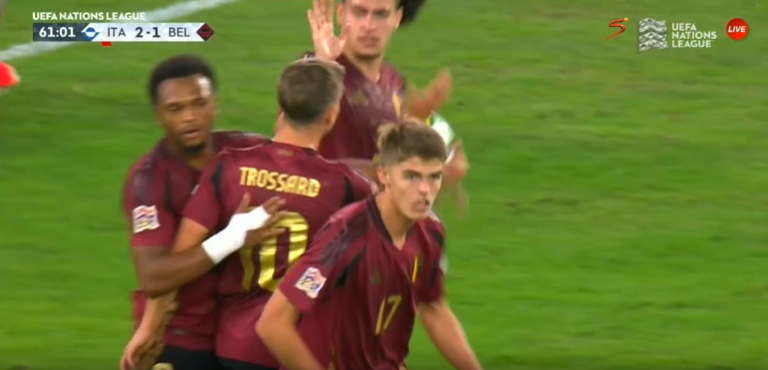 Belgjika realizon gol spektakolar ndaj Italisë