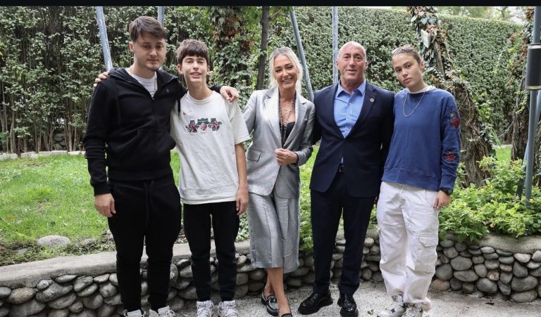 Sot ka festë në familjen e Ramush Hararinaj’t