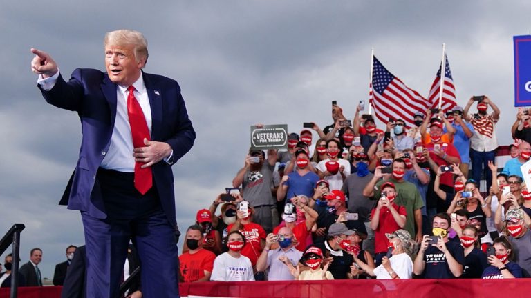Sërish atentat ndaj Trump? Arrestohet një burrë me armë gjahu, pistoletë…