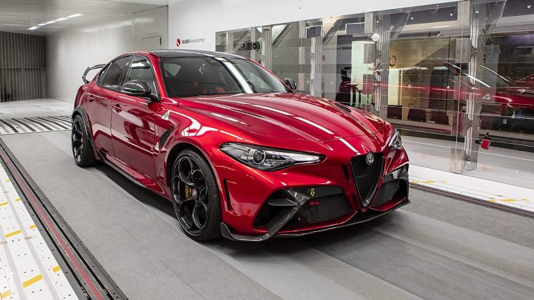 A e dini që vetura Alfa Romeo ishte shpallur më e mira e vitit 2021