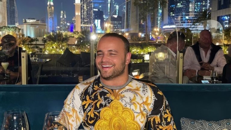 ‘Fenomen i rrallë’, vajzat i mbushin duart me shkronjën F, shkak biznesmeni Fisnik Syla