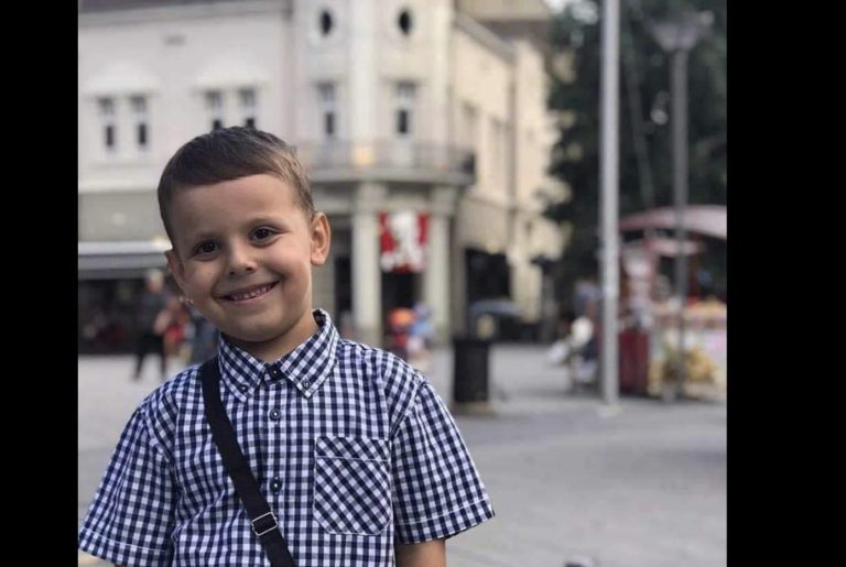 E dhimbshme: Sot do ti jepet lamtumira e fundit vogëlushit nga Mitrovica