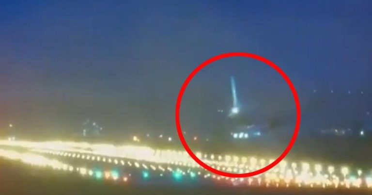 Moment i frikshëm, aeroplani dështon të ulej nga era e madhe që po fryente (Pamje)