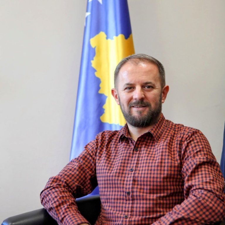 Projektligji i rrezikshëm ndaj Kosovës, analisti Raci apelon të sanksionohet qeveria serbe!