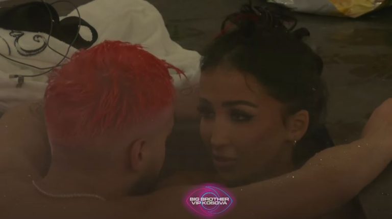 Gjesti bën një “gjest” që e lë Xhenetën pa fjalë (VIDEO)