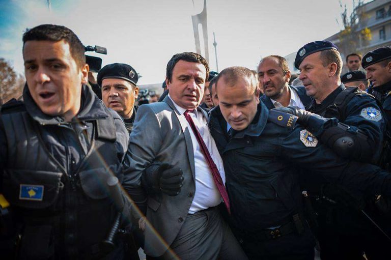 Paralajmërohet burgimi i Kurtit, ose…