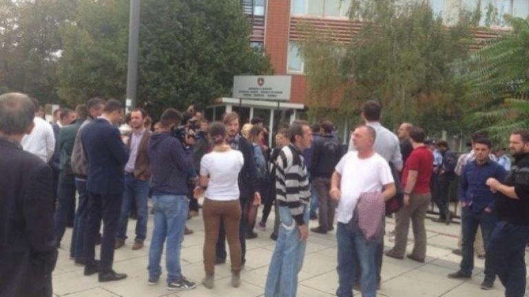 Vjen thirrja: Qytetarët ta rrethojnë kuvendin deri në zgjedhjen e kryeparlamentarit