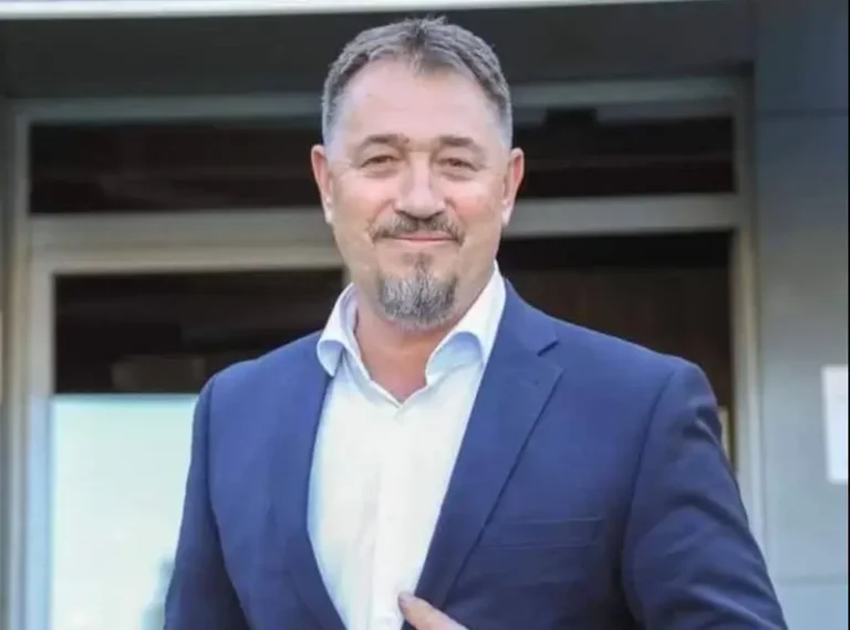 Sami Lushtaku “shpërthen”: PDK nuk guxon kurrë me Vetëvendosjen – Kurti po luan me fatin e vendit!