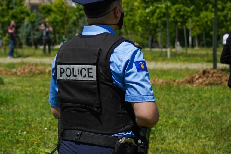 E rëndë: Babai vret vajzën e tij