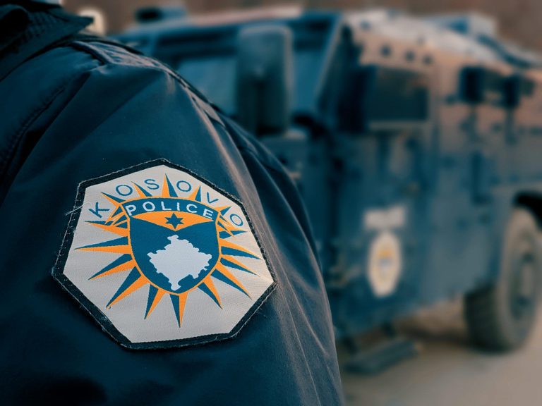 Vrasja e 15-vjeçares nga babai: Ka therur me thikë edhe bashkëshorten, vajza tjetër në gjendje të rëndë
