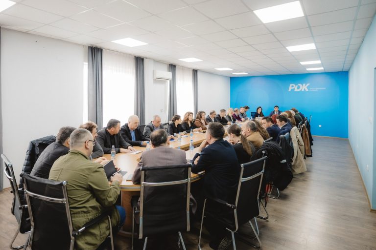 Nis mbledhja e PDK-së, pritet të merret ky vendim