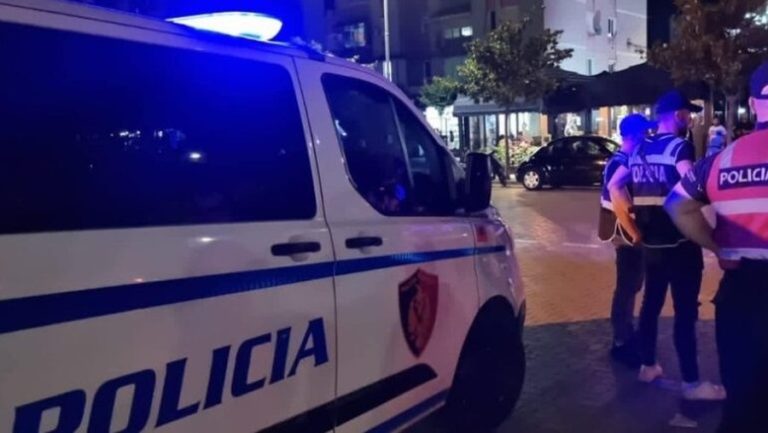 Tronditje në Tiranë: Një grua gjendet pa jetë në makinë, dyshohet vet’vrasje
