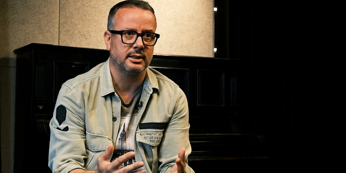 Kajtazi: Osmani do të duhej të ndihej e turpëruar në Tiranë, solli në pushtet shkaktarin e izolimit të Kosovës