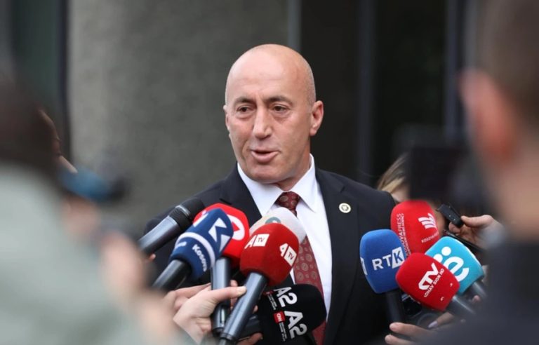 Haradinaj i përgjigjet Kurtit me tallje: Pa Guxon dhe Alternativën, VV s’do e kalonte pragun