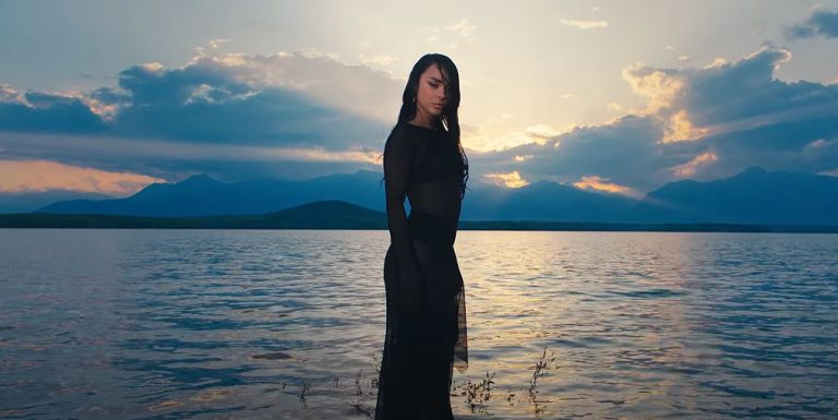 “Aq sa t’du edhe të urrej”, Egli flet për Gjestin?