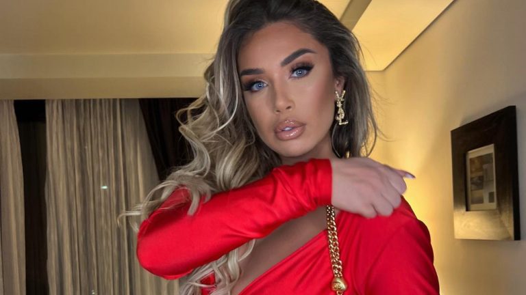 E papritura në pushime, Adelina Tahiri përballet me një situatë të pazakontë