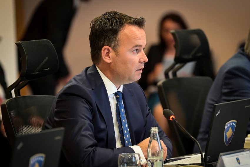 Pas intervistimit disa orësh, reagon Peci: Mbi qiellin e kësaj toke e këtij populli, ka Zot!