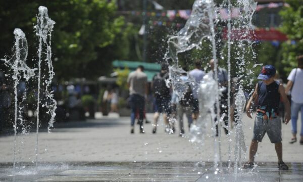 Kosova preket nga të nxehtit afrikan! Ja kur nisin ditët e nxehta verore