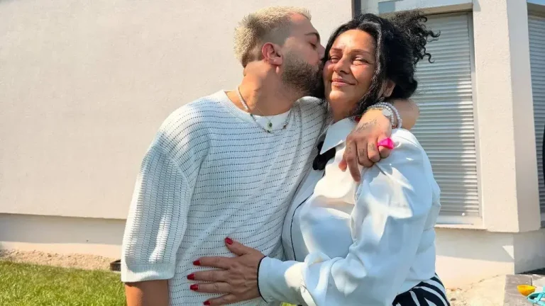 Gjesti surprizon ndjekësit me një foto të veçantë familjare