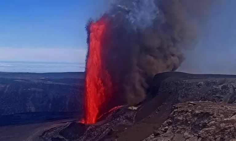 Shpërthen një nga vullkanet më aktivë në botë në mbi 100 metra në lartësi