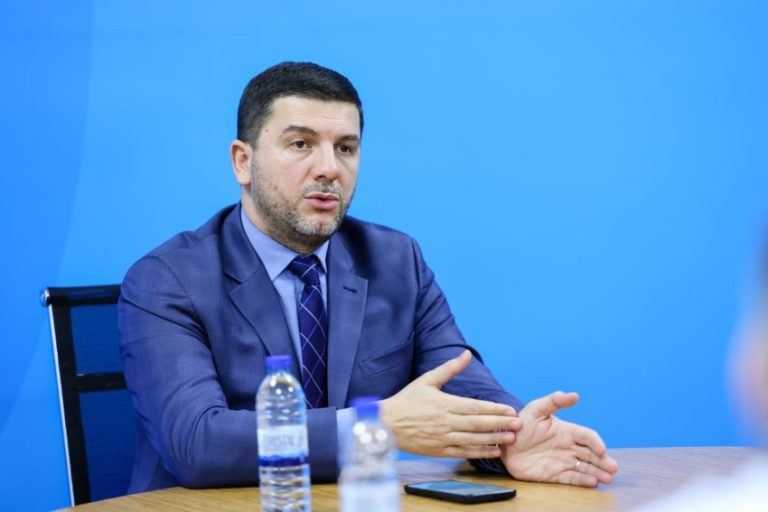 “Me neve nuk mundet, e kanë Listën Serbe”, Memli Krasniqi i prerë në qëndrimin e tij ndaj Vetëvendosjes
