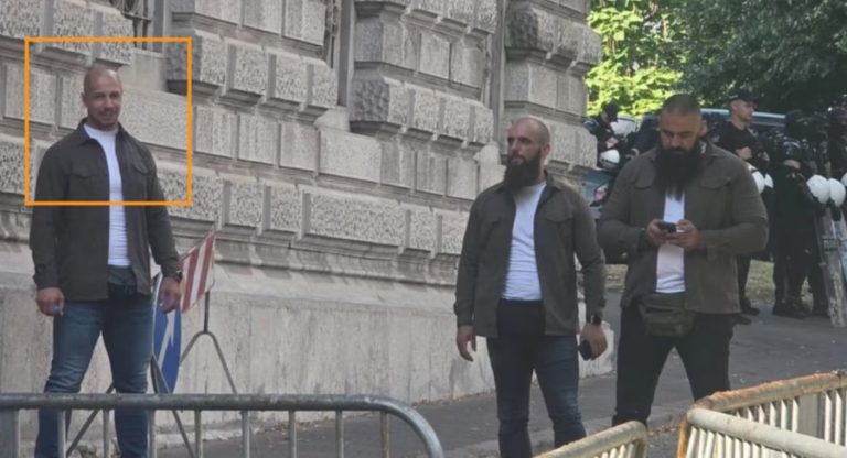 Kush janë të akuzuarit për sulmin në Banjskë që u panë pranë Presidencës së Serbisë?