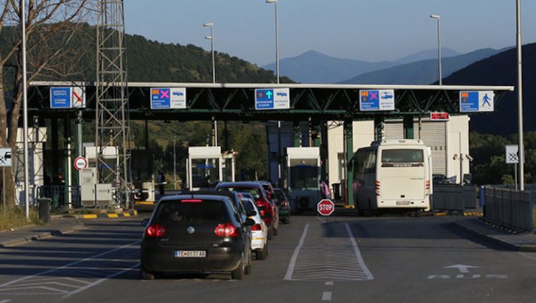 Maqedonia e Veriut mbyll kufijtë, asnjë automjet nuk lejohet të hyjë në territor- Ja çfarë po ndodh