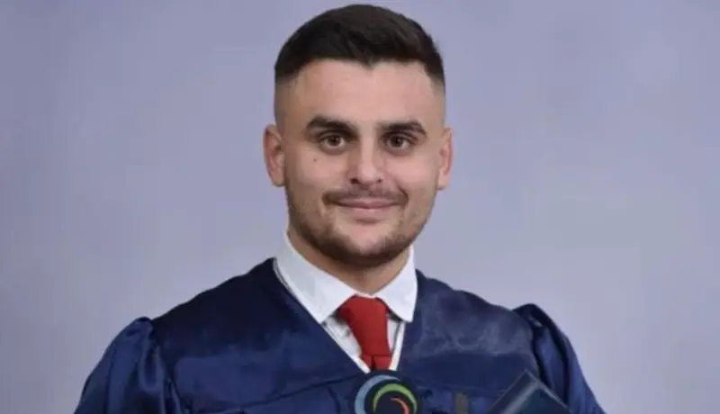 Ky është heroi që shpëtoi 3 persona nga aksidenti në Fier, vlerësohet inspektori nga Policia e Shtetit