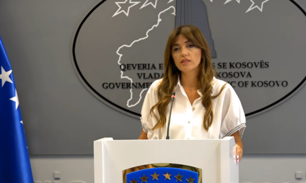 Haxhiu në sulm për ta diskredituar vendimin e Kushtetueses, thotë se ndikoi Serbia, e përfshin edhe Radoiçiqin