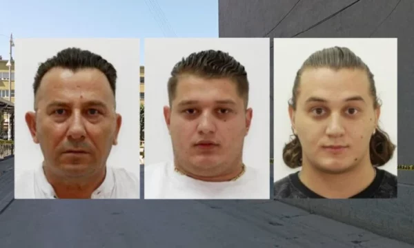 “Tre të dyshuarit për vrasjen e trefishtë në Gjilan mund të jenë në serbi”