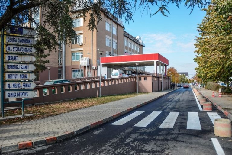 Kjo është gjendja e Bujar Hoxhës, i cili u plagos dje në Gjilan