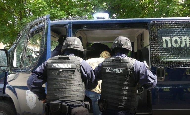 Policia serbe arreston qytetarë të Kosovës
