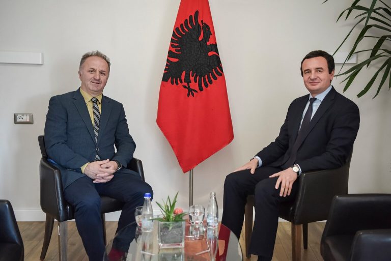 Dorëheqje e papritur në Vetëvendosje: Demokracia e brendshme – është zbehur deri në zhdukje