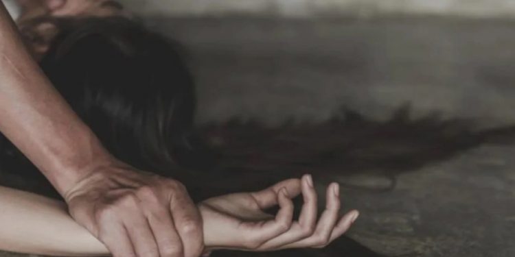 22-vjeçarja e raporton në polici xhaxhanë: Kreu marrëdhënie seksuale pa dëshirën time