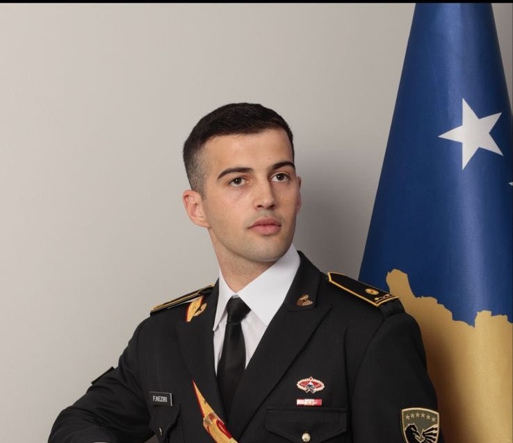 Nënë e babë në UÇK, diplomon si ushtarak nipi i Ramush Haradinajt