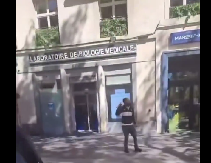 Tuniziani ther pesë persona me thikë, policia franceze e qellon për vdekje